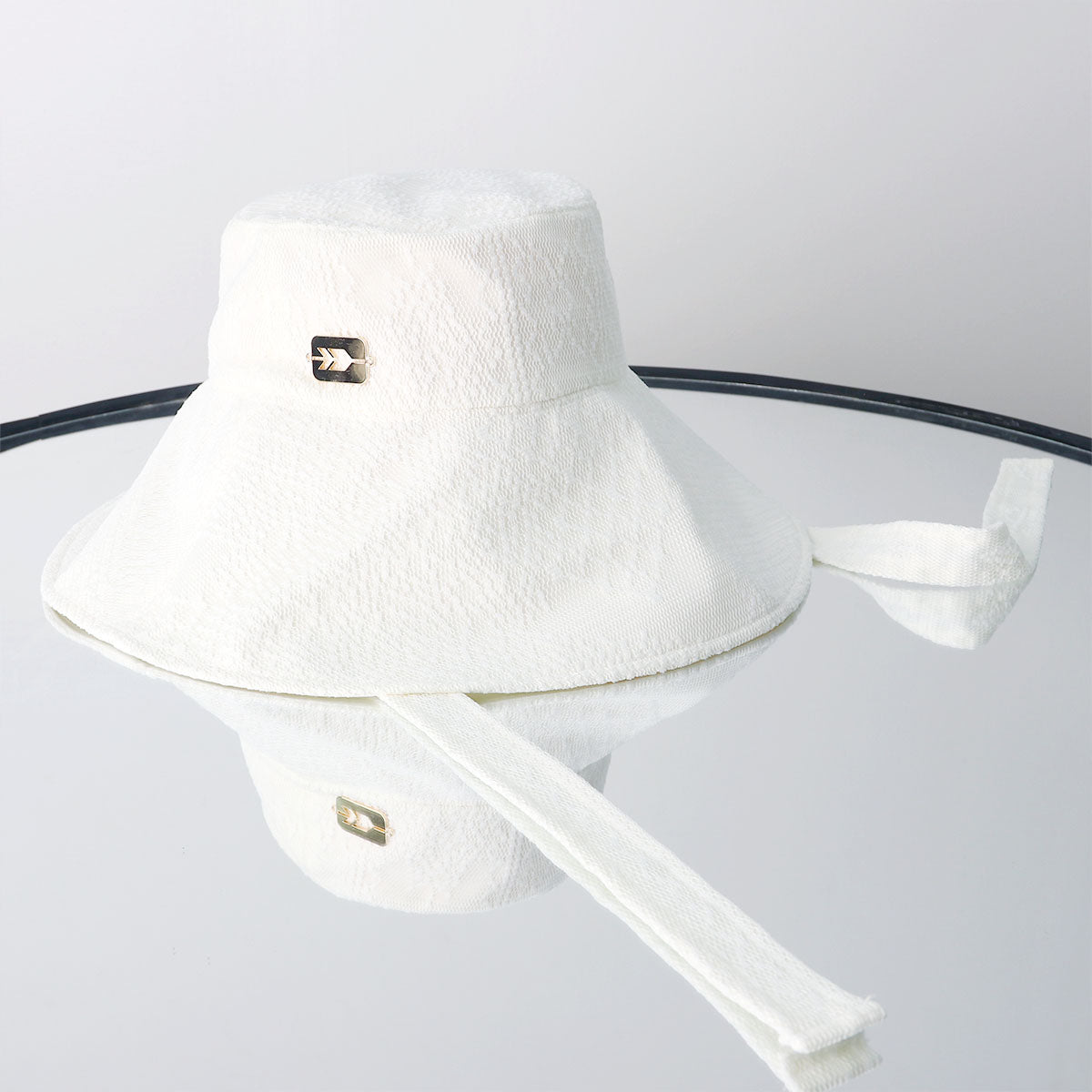 Chafika Bucket - Broken White