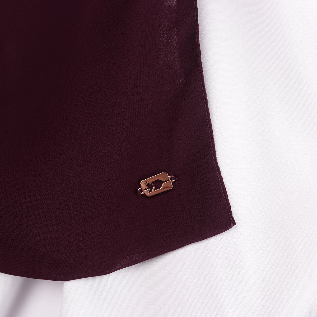 Ezlyn Cadar - Maroon