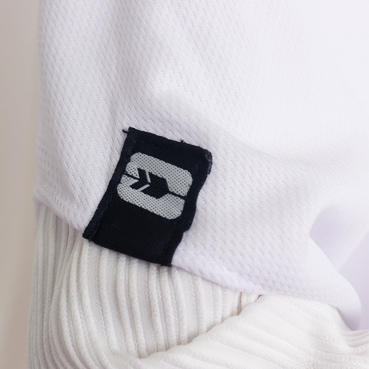 Itsar Khiban Dryfit - White