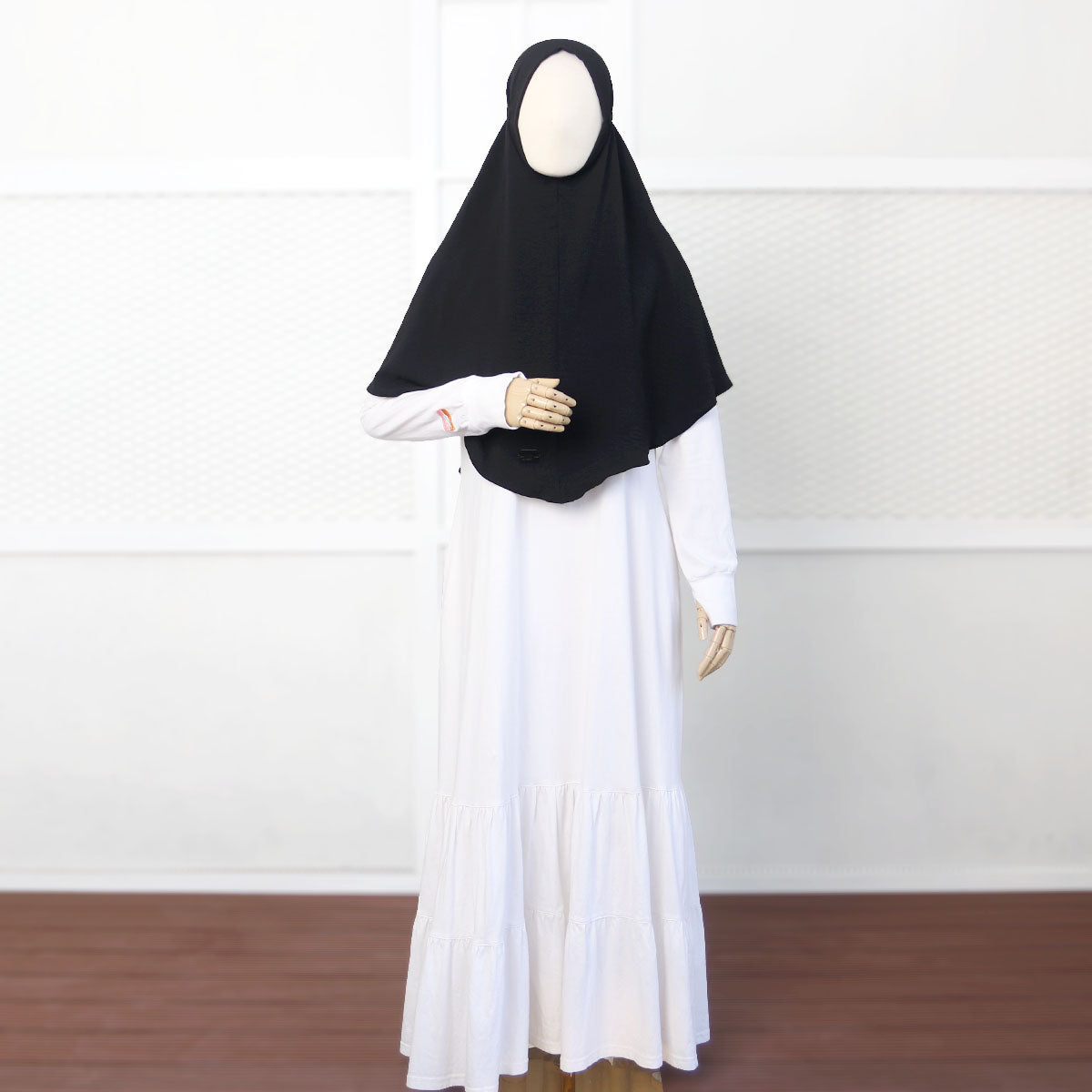DEFECT Kaina Hijab - Black