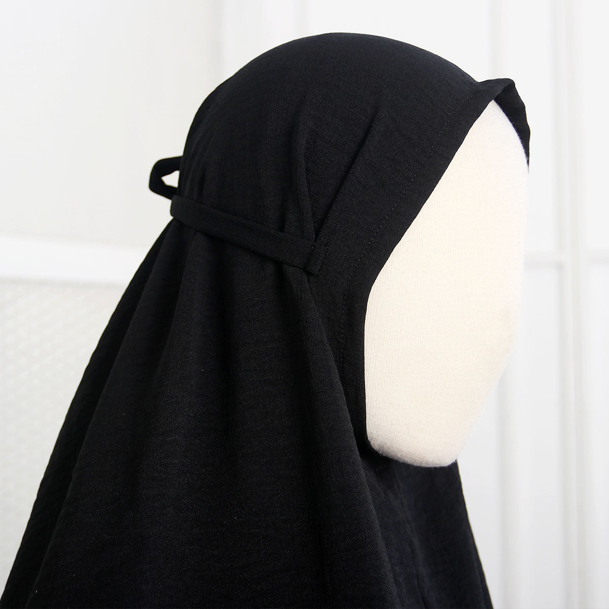 DEFECT Kaina Hijab - Black