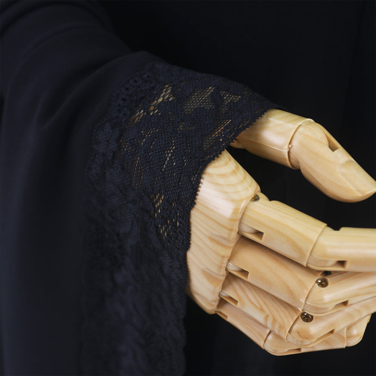 Khadija Prayer - Black