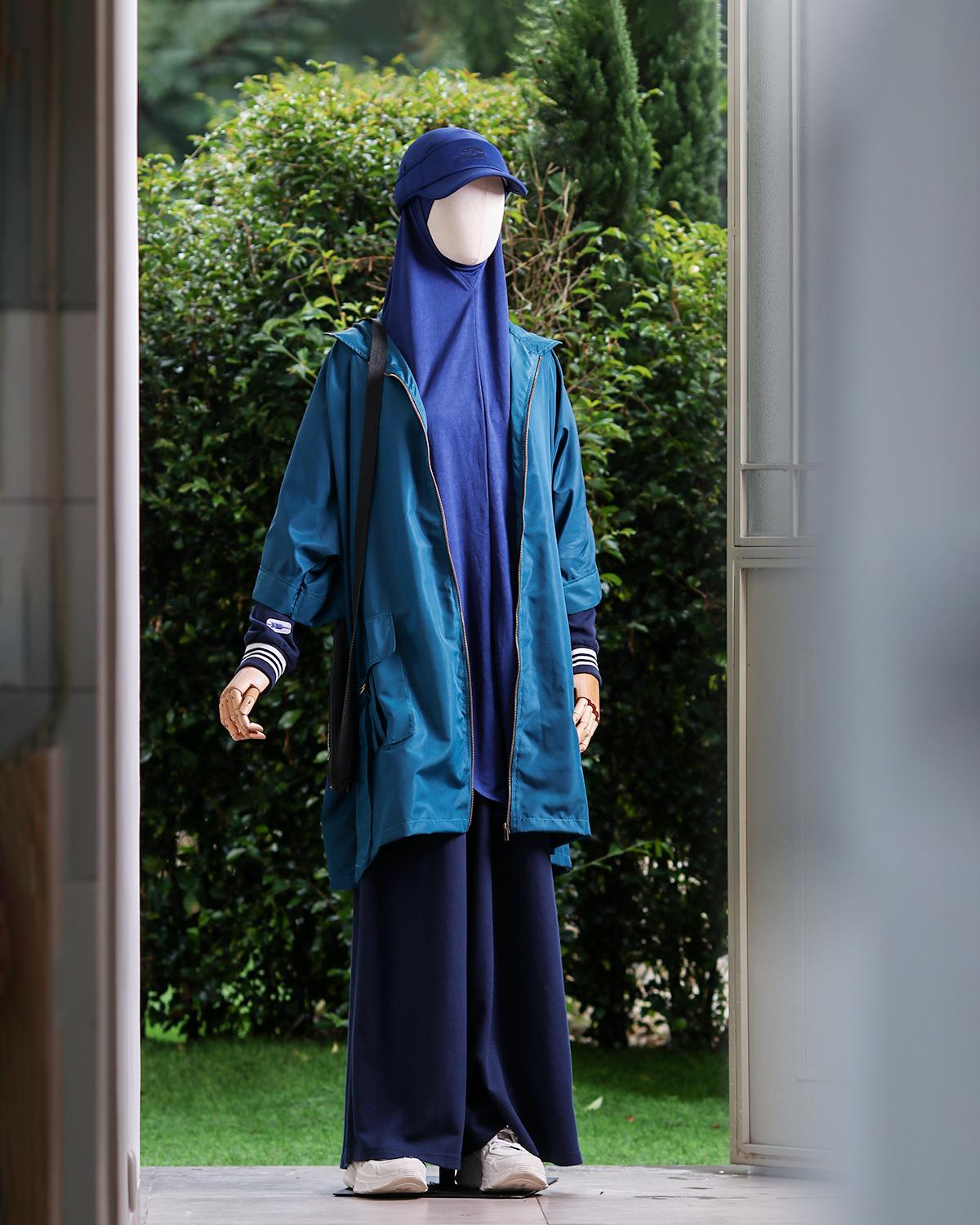 Laiba Vest - Blue Colar