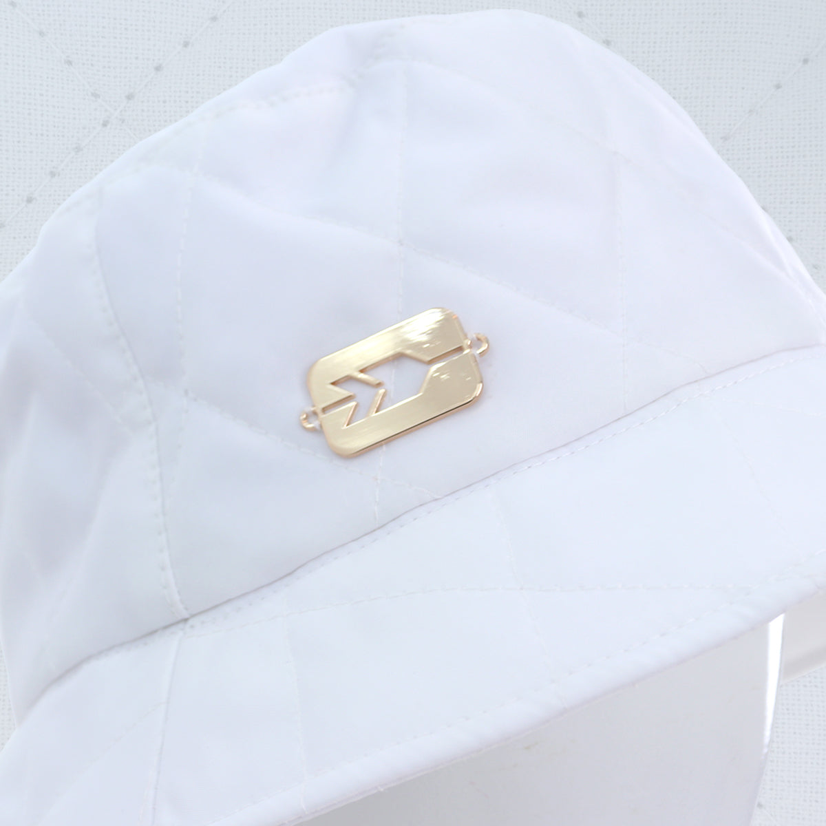 Izzaa Bucket - White
