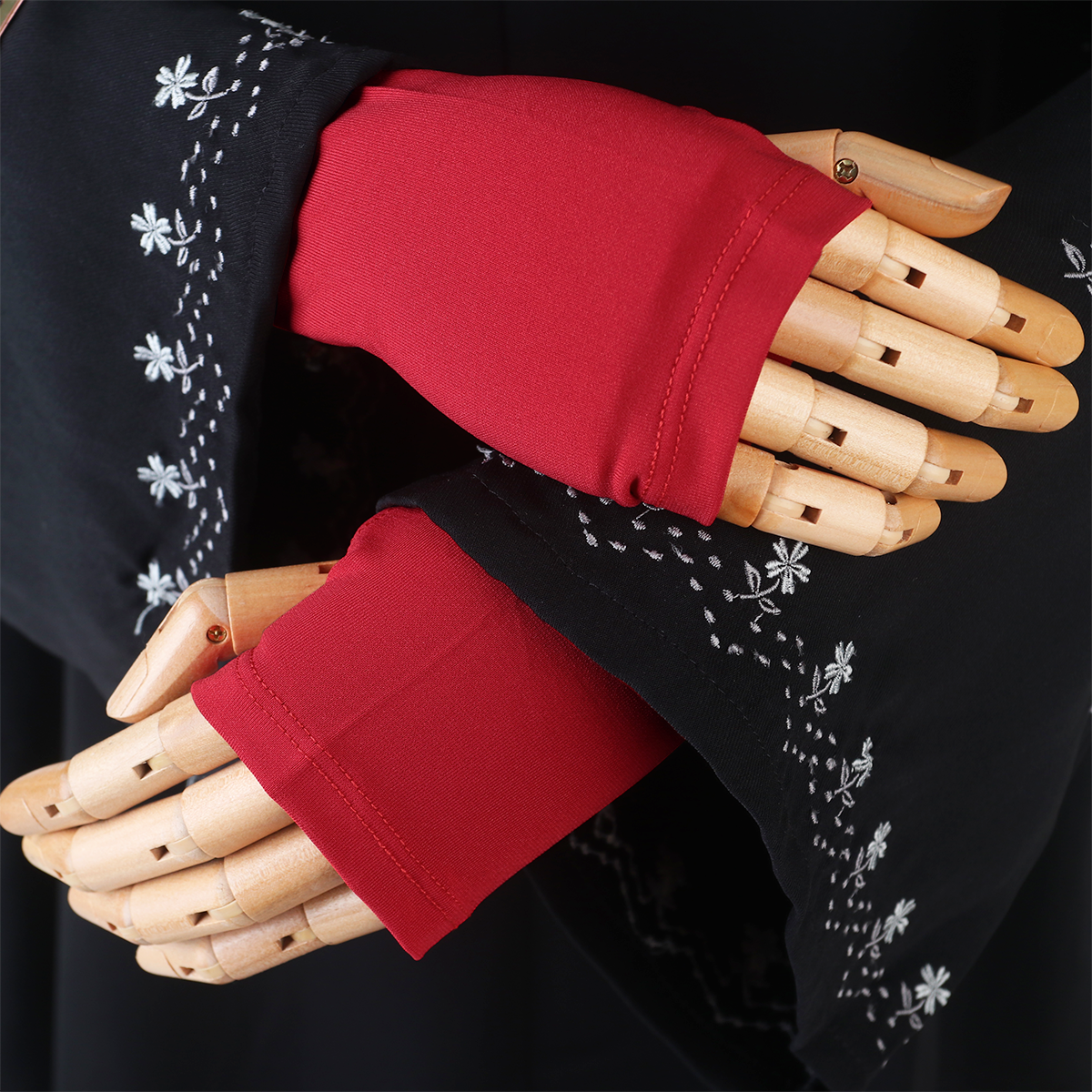 Bahira Handsock - Red