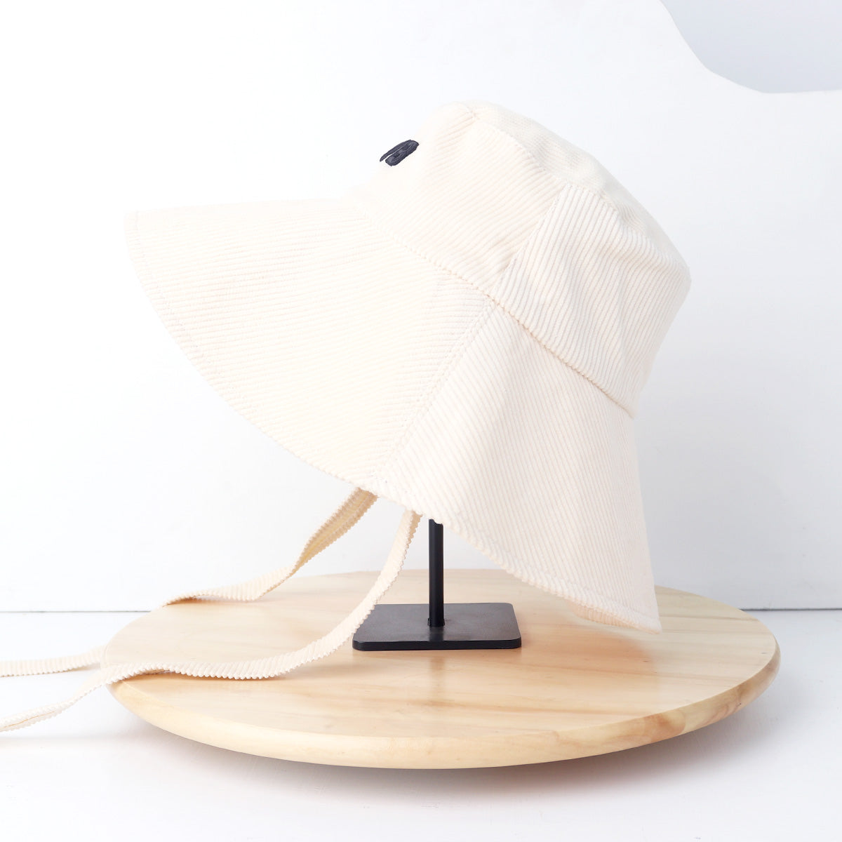 Fawwaz Bucket - Broken White