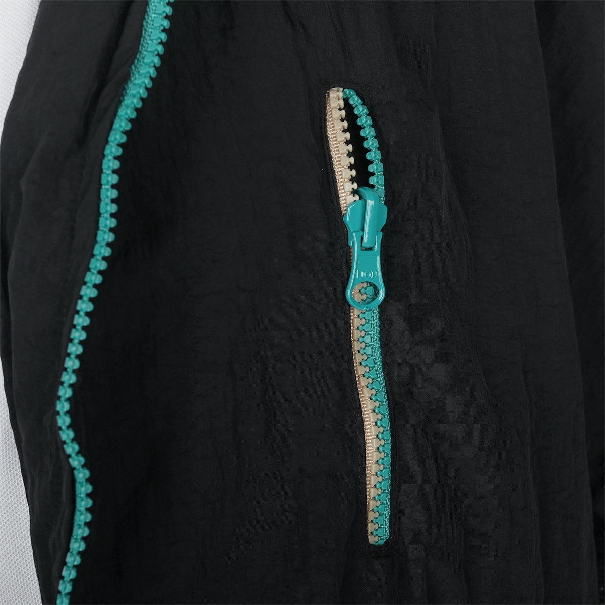 Hulaifah Vest - Black