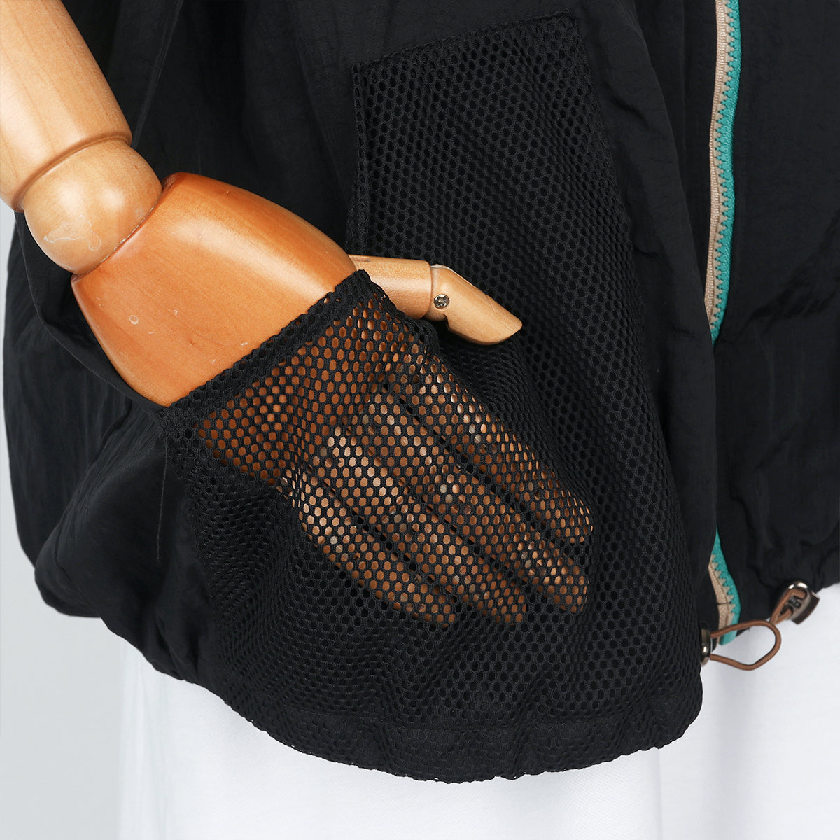 Hulaifah Vest - Black